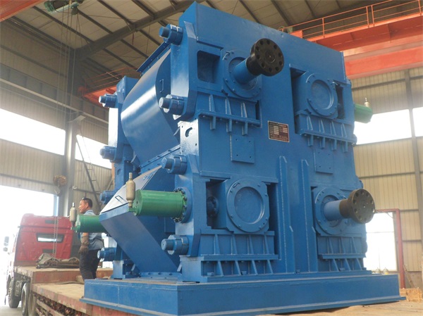 四棍破碎機.jpg